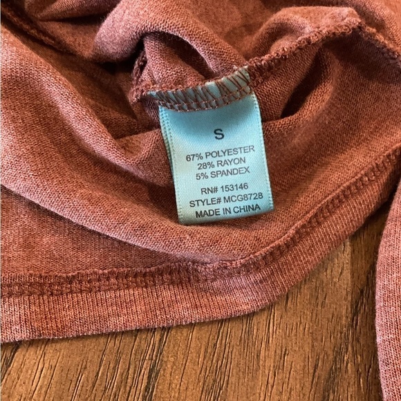 GOOD LUCK GEM Crop key hole twist pink Sweater Shirt Sz small - Picture 6 of 9